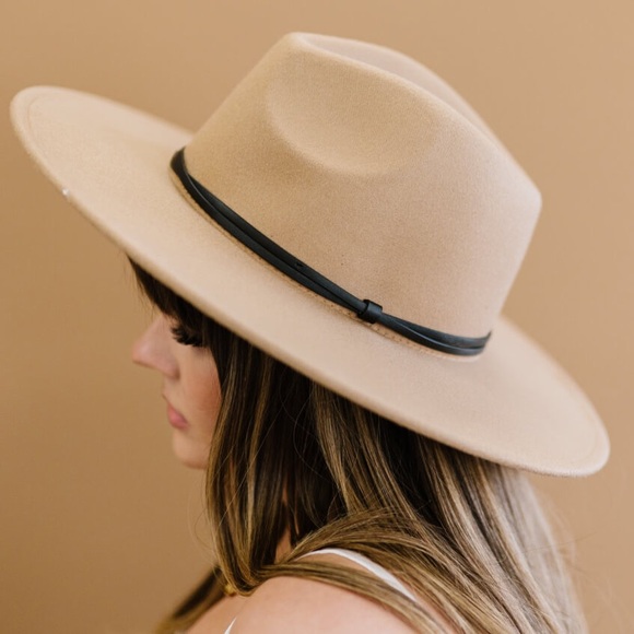 Black Strap Wide Brim Fedora Hat - Picture 6 of 6